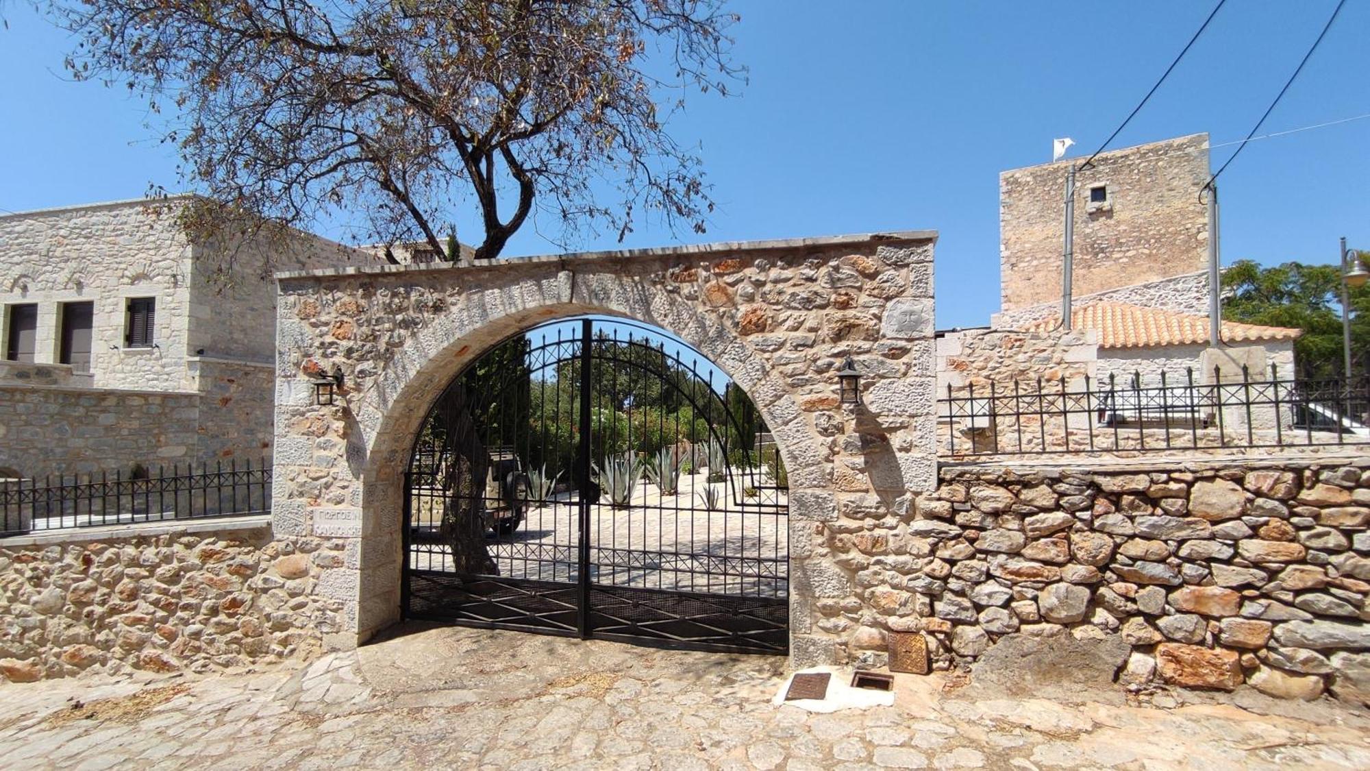 Fameliti Casa Torre Villa Stavrion Bagian luar foto